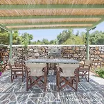 Votana Apartman Alikí